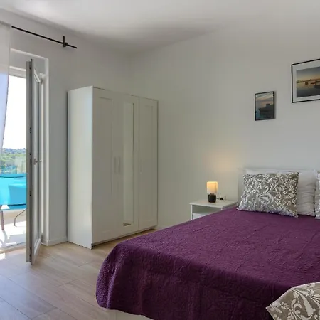 Holiday home Mit Privatpool Fuer 8 Personen Ca 110 Qm In Medulin, Istrien Suedkueste Von Istrien