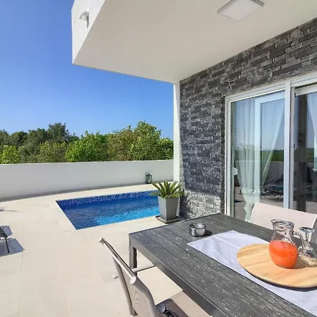 Holiday home Mit Privatpool Fuer 8 Personen Ca 110 Qm In Medulin, Istrien Suedkueste Von Istrien